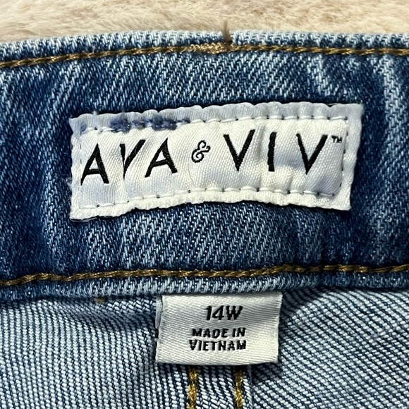 *NWT* Ava and Viv high rise flare jeans size 14W - Picture 4 of 5